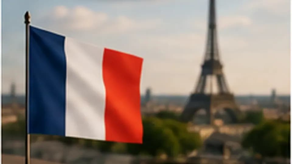 Formation – Formation préparation TEF : préparer la bonne version, épreuve par épreuve – Présentation Drapeau français devant la tour Eiffel dans une scène lumineuse.